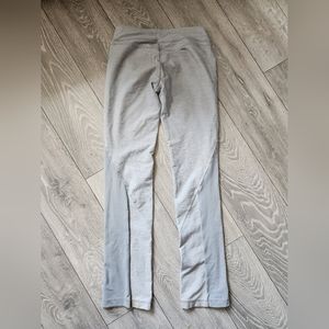 Lululemon size 6 straight leg yoga pants with mesh